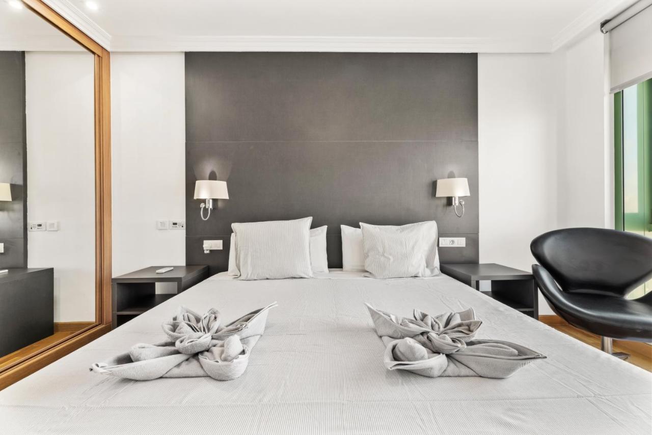 Home2Book Stylish Apartment Arrecife Beach Bagian luar foto